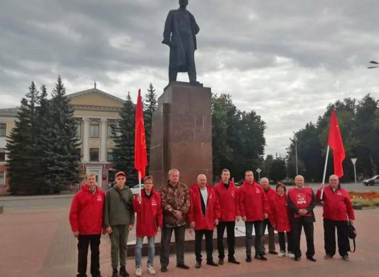 Агитационный рейд брянских коммунистов и комсомольцев в город Дятьково