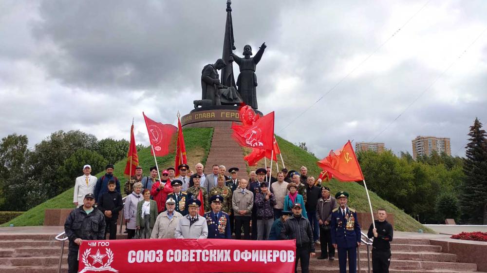 В Чувашии коммунисты в честь Победы над Японией возложили цветы к Вечному огню
