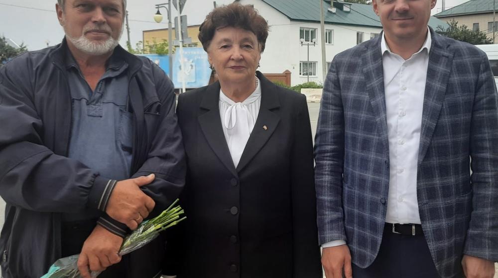 Депутаты Тюменской областной Думы Тамара Казанцева и Иван Левченко приняли участие в открытии сквера Героя Советского Союза Александра Григорьевича Филонова, уроженца Тюменской области
