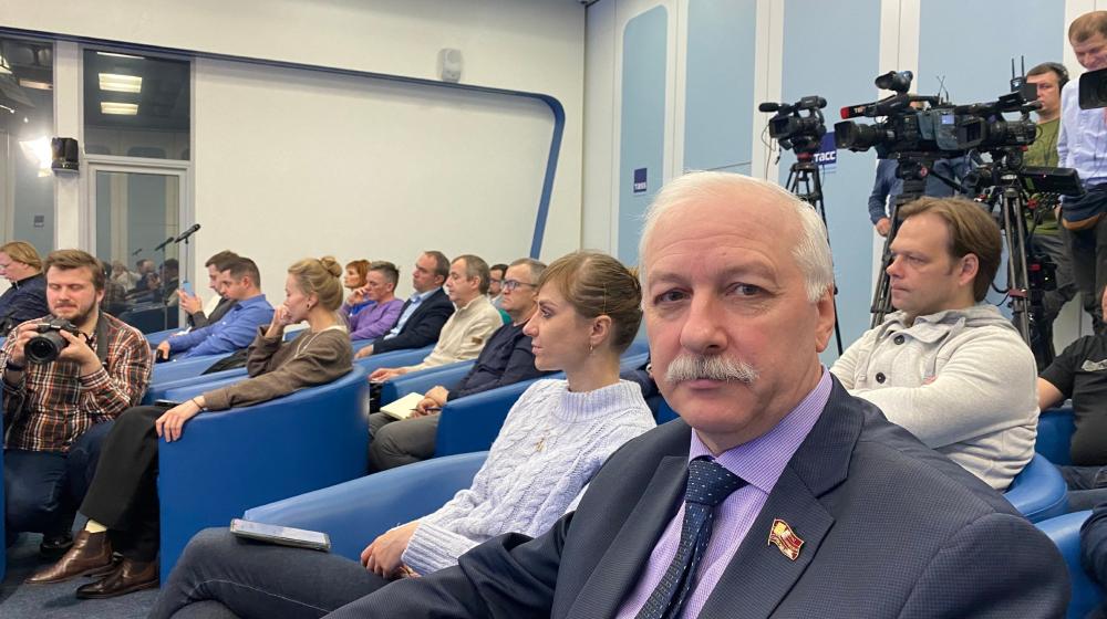 Москва. Депутат-коммунист Николай Зубрилин: «Дистанционная Тройка приговорила выборы!»