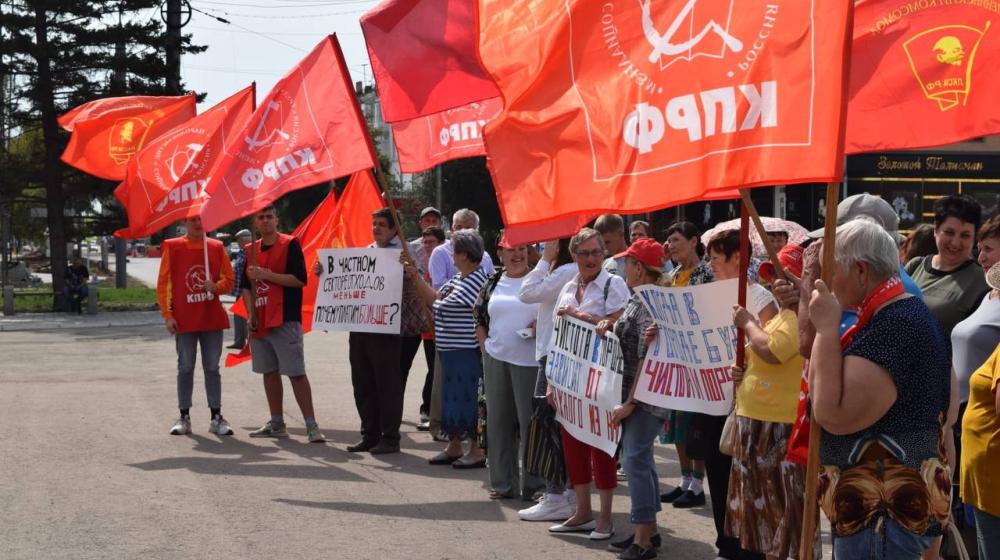 Алтайский край. Жители Рубцовска требуют у местной власти навести порядок с вывозом мусора
