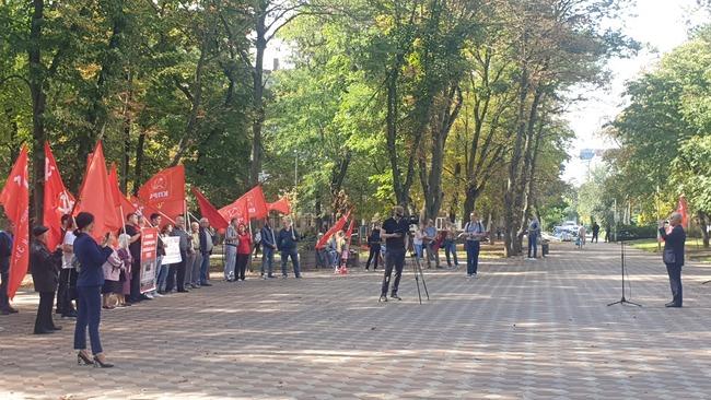 За нашу социалистическую Родину! Митинг в Ростове-на-Дону