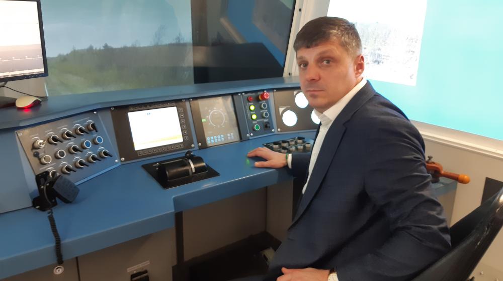 Депутат КПРФ Иван Левченко поздравил коллектив преподавателей Тюменского учебного центра с Днём учителя