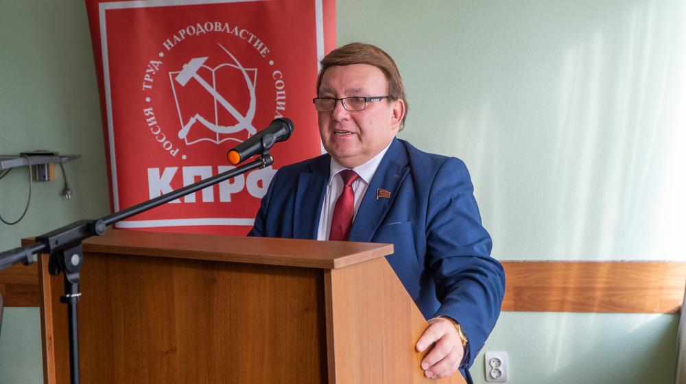 Курская область. Н.Н. Иванов выступил на митинге в честь 104-ой годовщины со дня образования ВЛКСМ