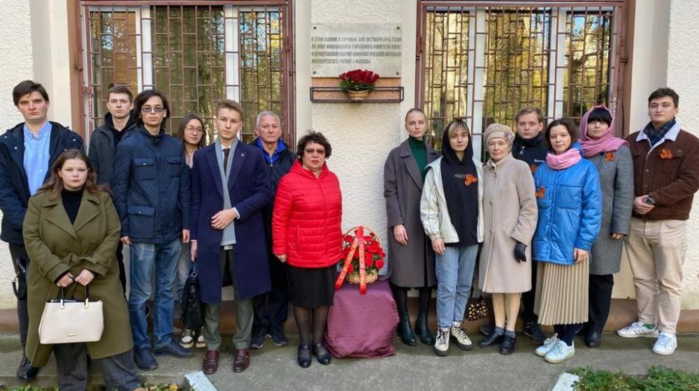 Депутаты-коммунисты отметили День Московского народного ополчения
