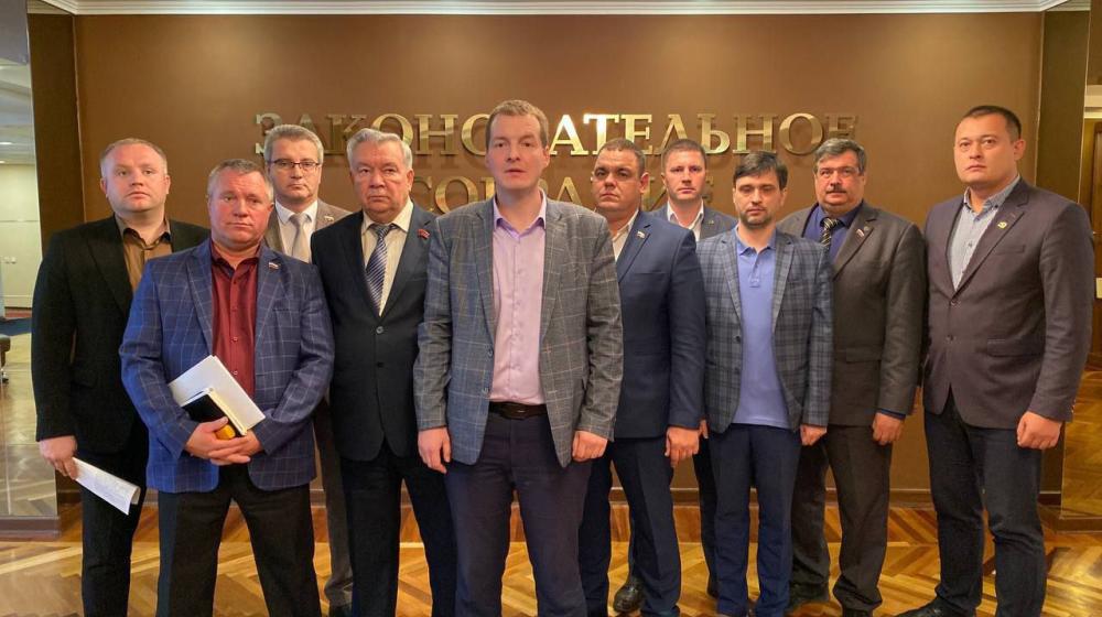 Ульяновская область. Депутаты КПРФ бойкотировали заседание в региональном парламенте в знак протеста против произвола "Единой России"