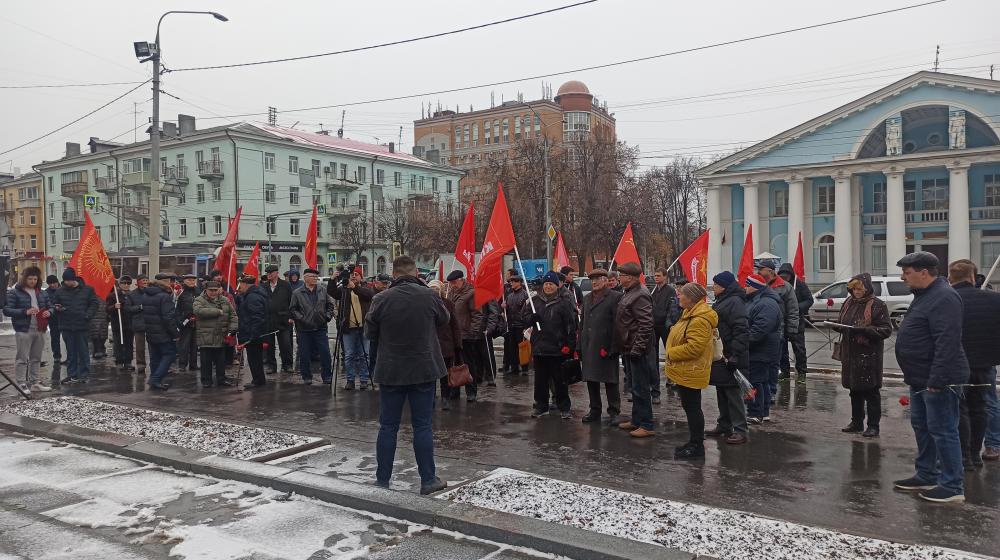 Владимирские коммунисты провели митинг в 105-ю годовщину Великого Октября