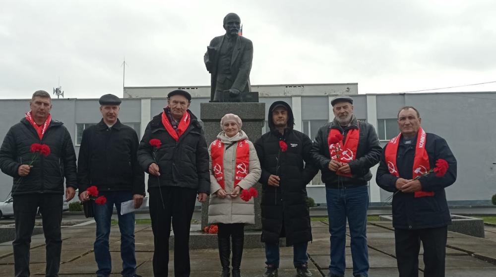 В Новгородской области отметили 105-ю годовщину Великого Октября