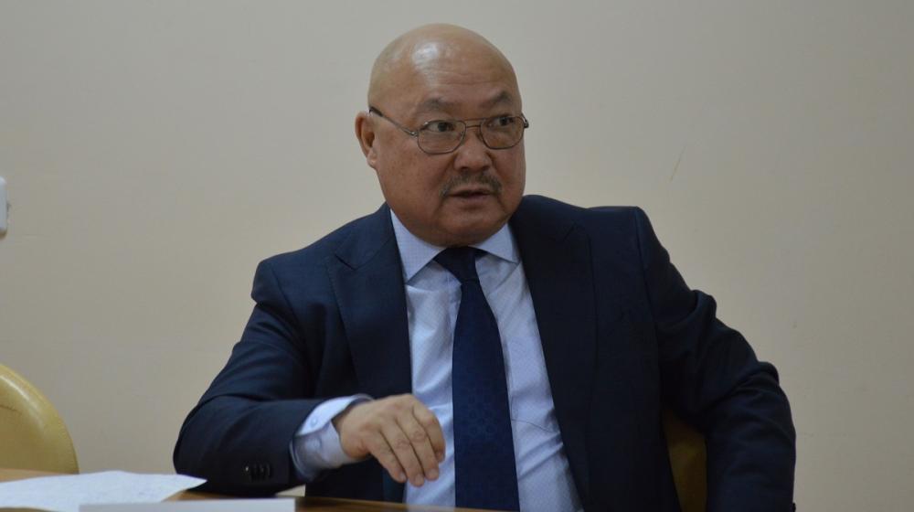 Первый секретарь Калмыцкого рескома партии Николай Нуров принял участие в "Круглом столе" Российского общества политологов