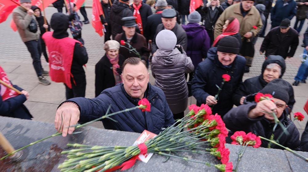 Коммунисты КПРФ в Красноярском крае встретили 105-ю годовщину Октября