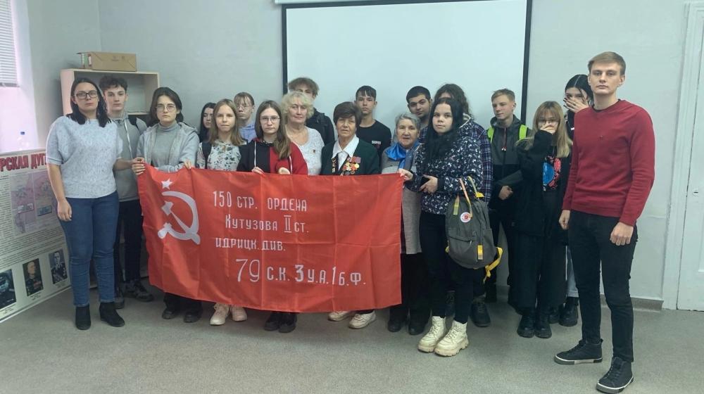 Самарская область. Коммунисты и комсомольцы проводят уроки мужества в колледжах и школах в рамках Общероссийского проекта «Знамя нашей Победы»