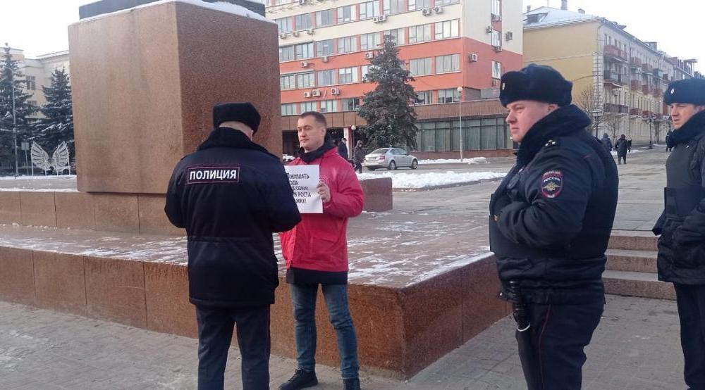 Брянские коммунисты провели пикеты против роста тарифов ЖКХ