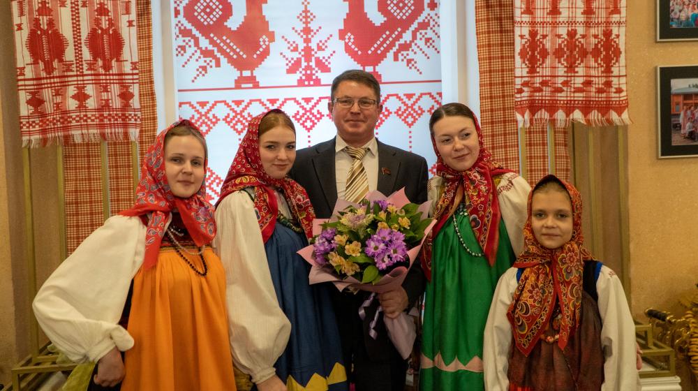 Курская область. Активисты КПРФ и «Русского лада» отметили юбилей Дома народного творчества