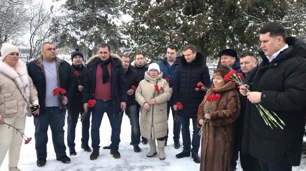 Коммунисты Тульской области почтили память народного Губернатора Тульской области В.А. Стародубцева
