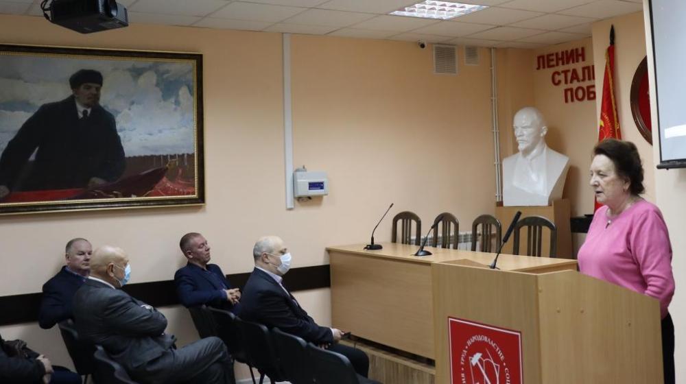 Сталинградские коммунисты провели политзанятие по теме 100-летия образования СССР