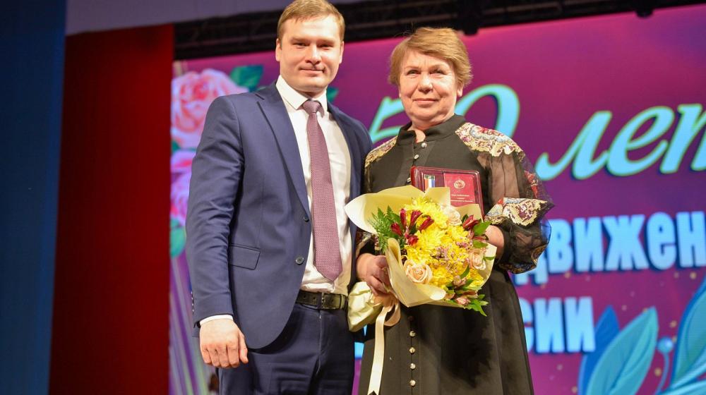 Глава Хакасии Валентин Коновалов поздравил республиканское ветеранское движение с юбилеем