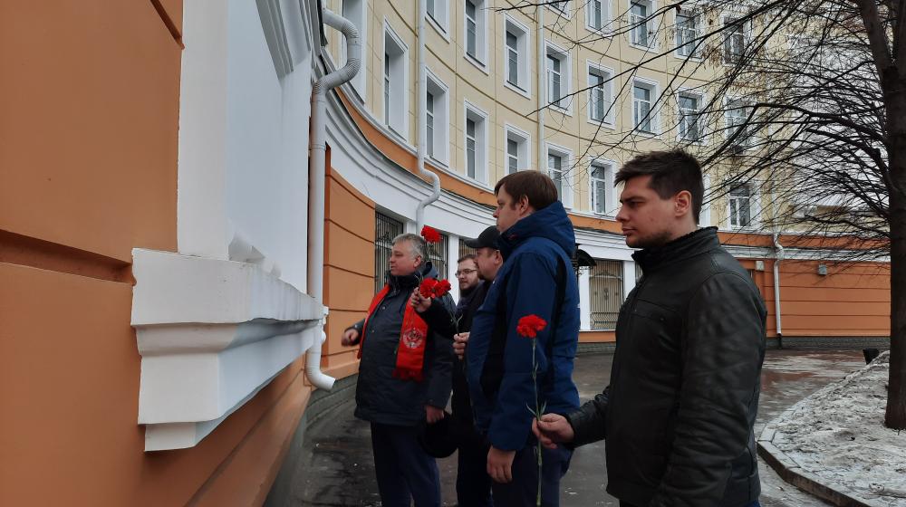 Воронежские коммунисты и комсомольцы отметили 143-ю годовщину со Дня рождения И.В. Сталина