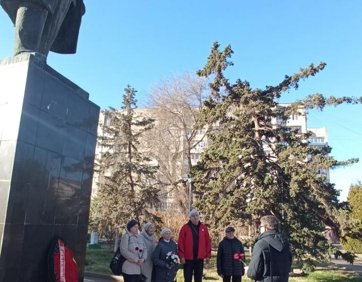 Память В.И. Ленина почтили в Крыму