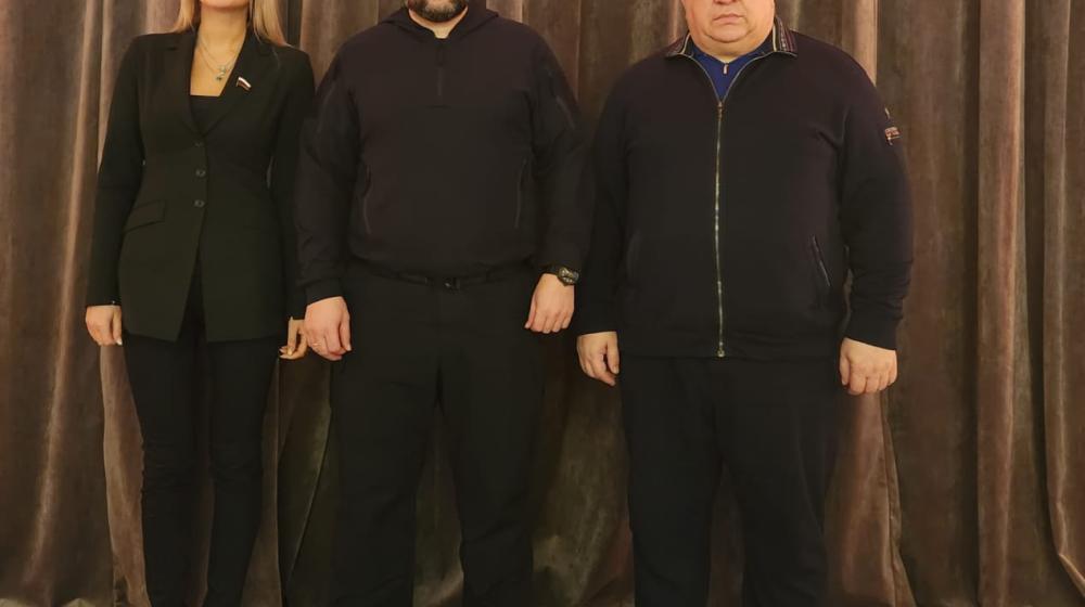 Казбек Тайсаев и Яна Лантратова в составе делегации  Государственной Думы прибыли в ДНР