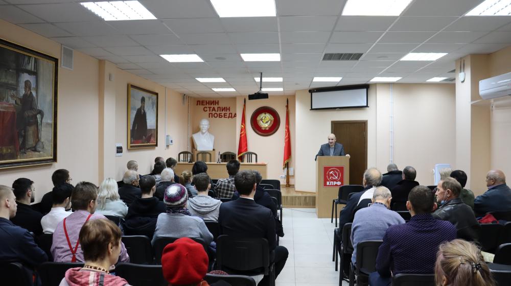 В Сталинградском обкоме прошло первое в новом году занятие в системе политической учебы