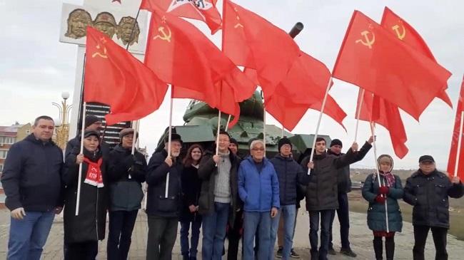 Коммунисты Калмыкии отметили 80-летие освобождения города Элисты от немецко-фашистских захватчиков