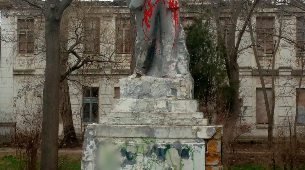 Лидер крымских коммунистов  Сергей Богатыренко : Неужели времена вандализма возвращаются в Крым?