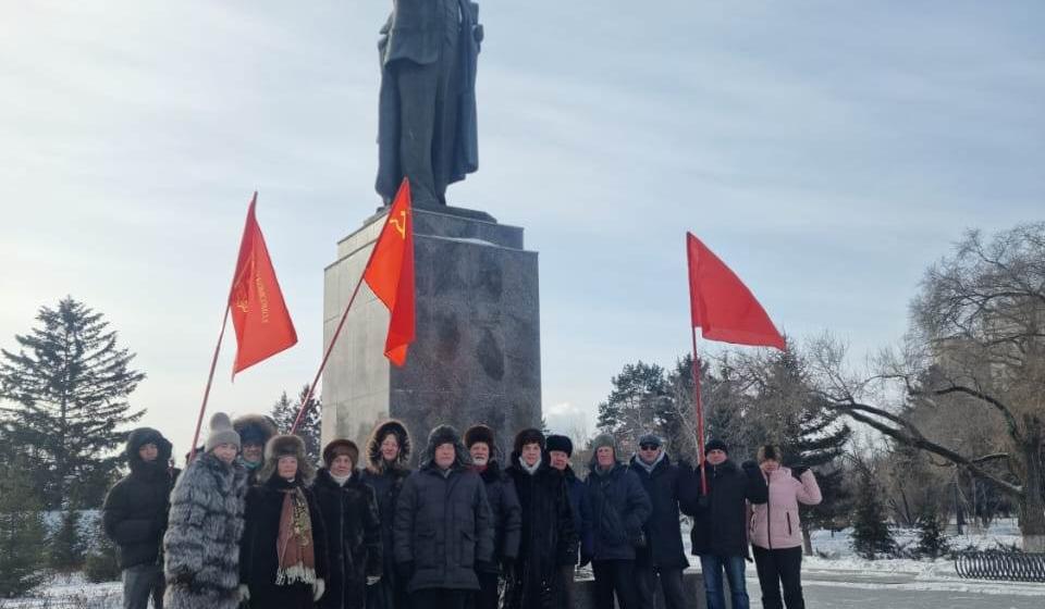 Амурская область. Коммунисты Благовещенска почтили память вождя мирового пролетариата