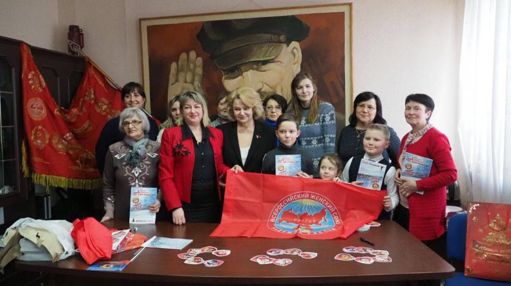 Нина Останина: Надежда России действует на Донбассе!