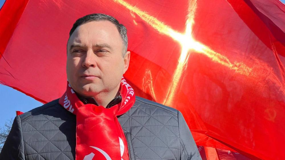 В Крыму состоялся праздничный митинг КПРФ, посвящённый Дню Советской Армии и Военно-Морского флота