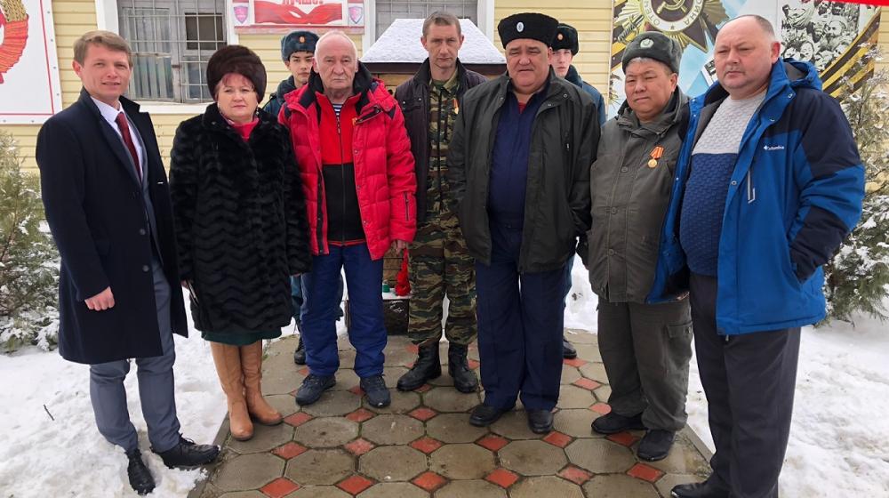 Коммунисты Городовиковского района Калмыкии почтили память воинов-интернационалистов