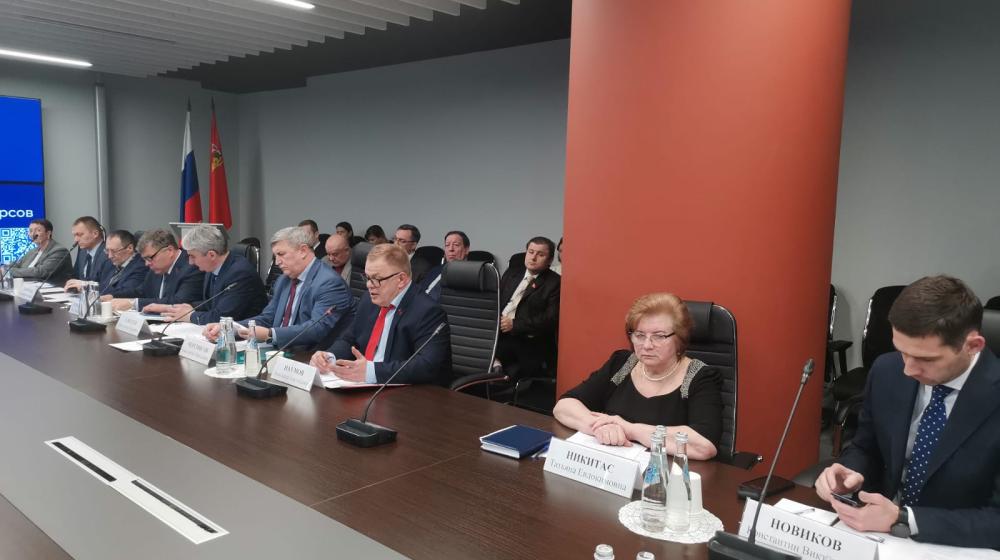 Сохранение рыбных запасов Подмосковья было рассмотрено на совещании в Московской областной Думе