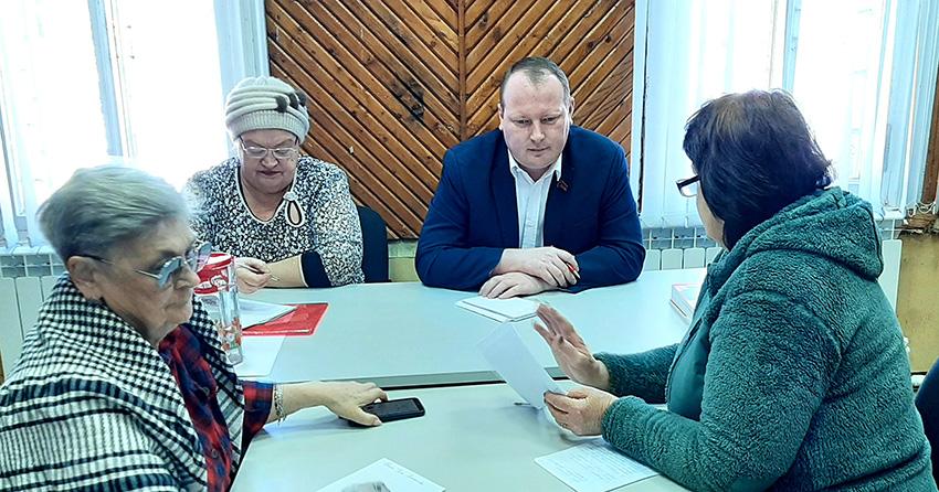 Лидер ивановских коммунистов Александр Бойков провёл рабочий день в Пестяковском районе