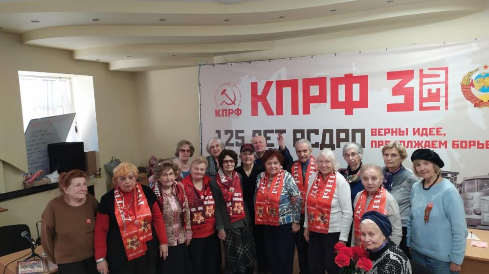 Москва. И снова встречаются те, чье детство опалено войной