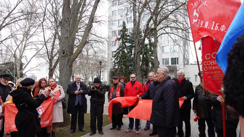 В Севастополе почтили память И. В. Сталина