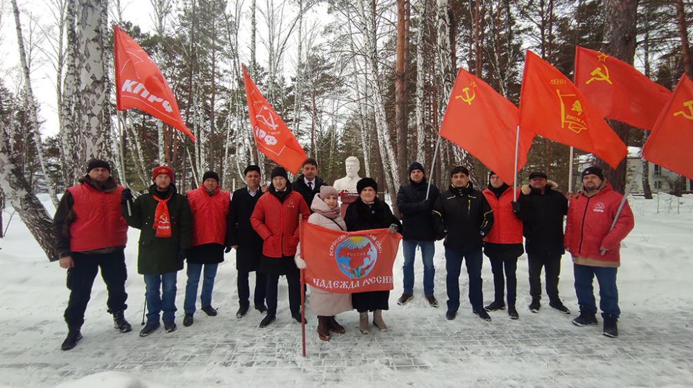 Тюменские коммунисты почтили память И.В. Сталина