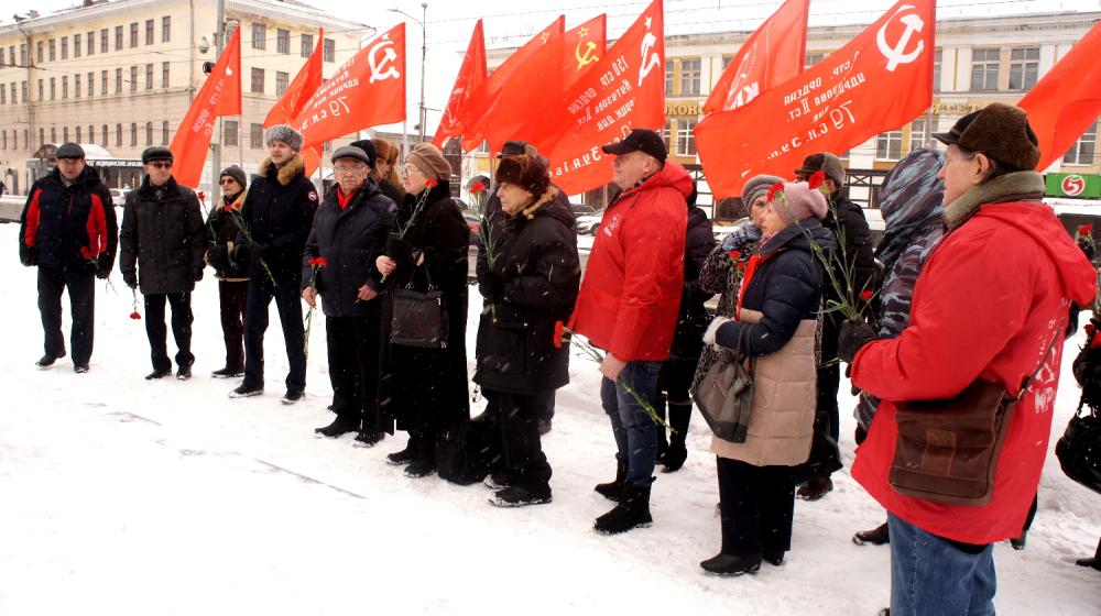 Коммунисты города Иваново почтили память И.В. Сталина