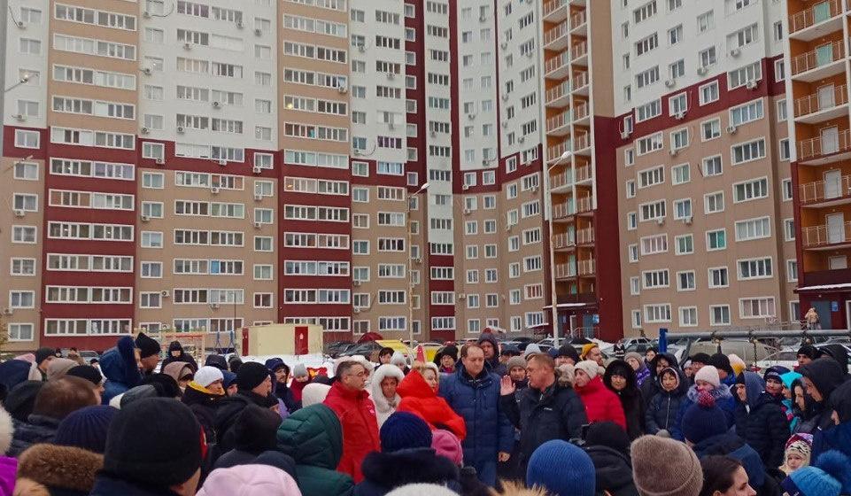 Депутаты от КПРФ провели встречу с собственниками жилья домов ЖК «Победа» в Оренбурге