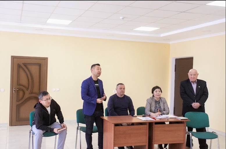 Депутаты-коммунисты Калмыкии провели встречу с избирателями в Малодербетовском районе