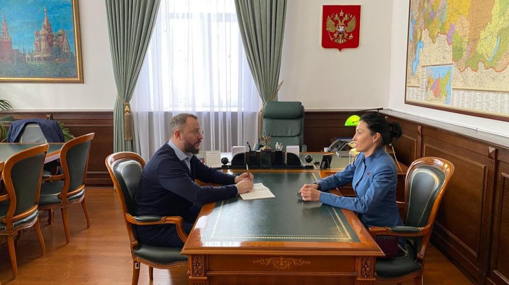 Депутат Госдумы Анастасия Удальцова провела рабочую встречу с заместителем руководителя – статс-секретарем Федеральной службы по надзору в сфере образования и науки Сергеем Рукавишниковым