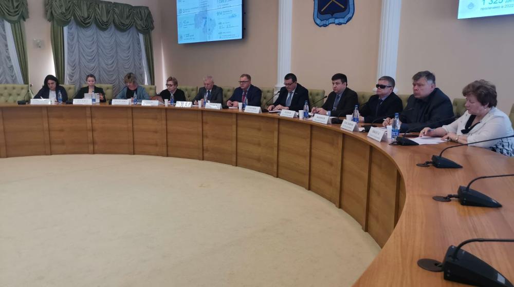 Депутаты фракции КПРФ в Московской областной Думе приняли участие в выездном заседании Комитета по социальной политике и здравоохранению в Подольске