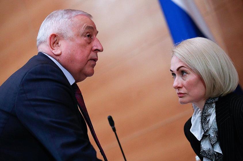 Николай Харитонов задал вопросы Заместителю Председателя Правительства В. Абрамченко и Министру природных ресурсов и экологии А. Козлову