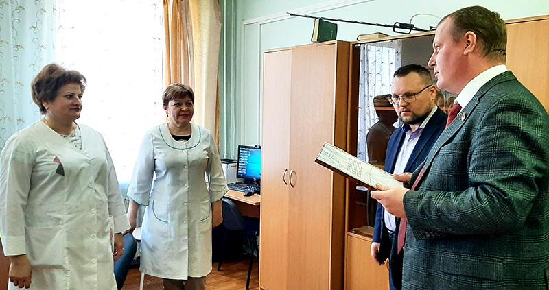 Лидер ивановских коммунистов Александр Бойков провёл рабочий день в Кинешме