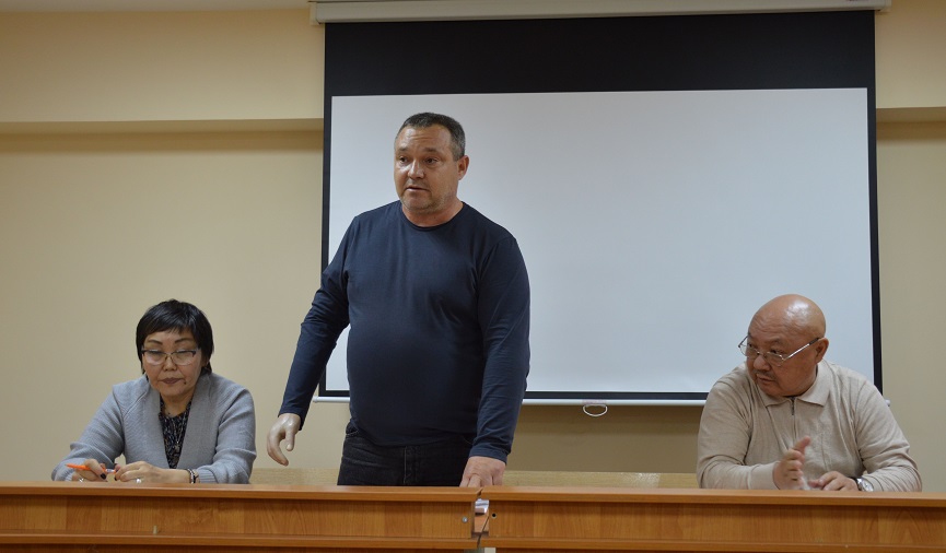 Калмыкия: Элистинский горком партии назначил день конференции