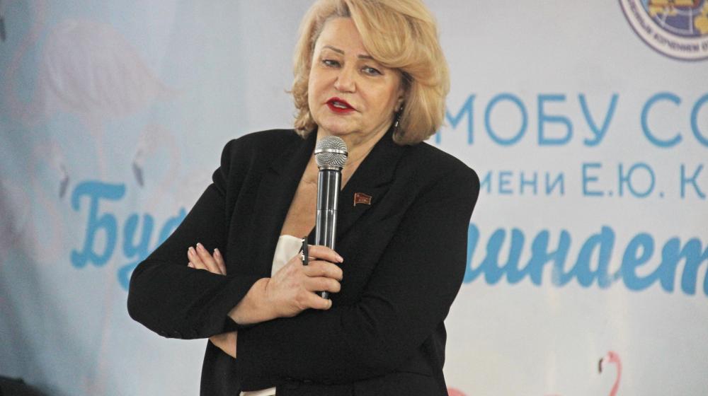 Н.А. Останина выступила перед учителями и родителями якутской школы