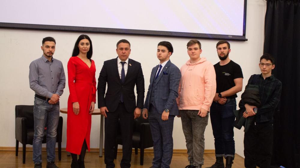 Сенатор А.М. Гибатдинов встретился со студенческой молодежью в Москве