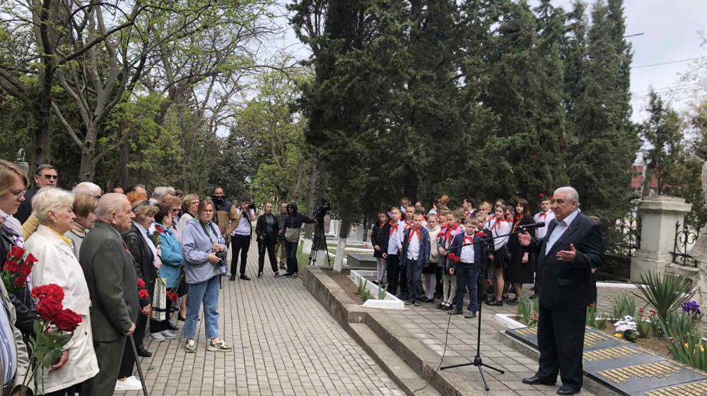 Коммунисты Севастополя почтили память Героя СССР В.Д. Ревякина