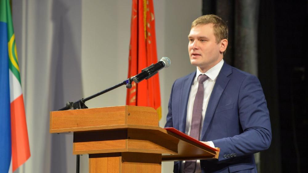 Глава Хакасии Валентин Коновалов: Только наша консолидация может приблизить Победу в этой суровой схватке цивилизаций, в которой наши ребята сражаются, не щадя себя