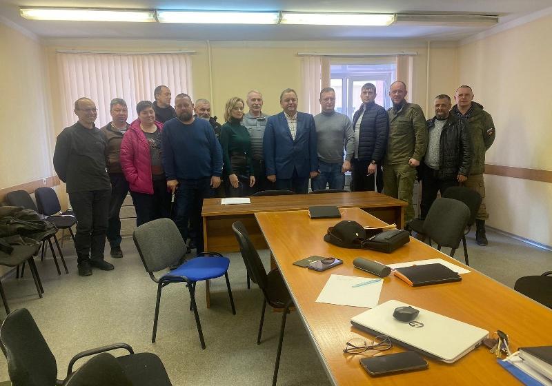Новосибирск. Депутат Госдумы Ренат Сулейманов встретился с ветеранами СВО