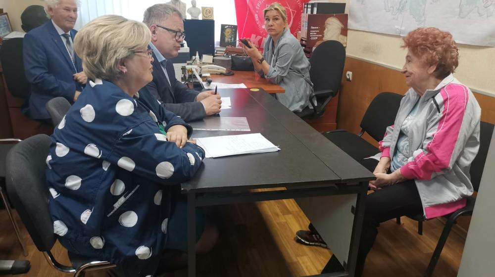 Руководитель фракции КПРФ в Мособлдуме Александр Наумов провел прием жителей Ленинского городского округа
