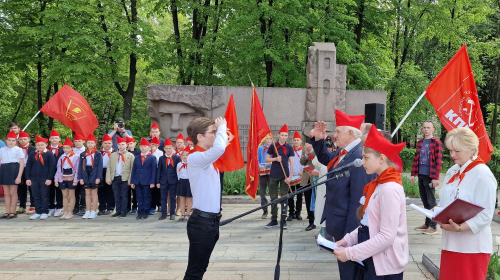 100 лет Рязанской пионерии: более чем 80-ти юным рязанцам  повязали красные галстуки 19 мая